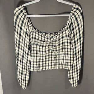 American Eagle Black&White Checkered Plaid Women's Peasant Crop Long Sleeve Top